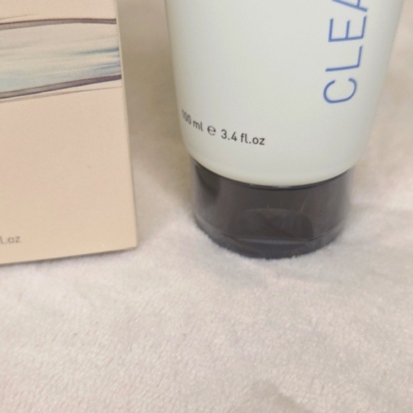 AHAVA Purifying Mud Mask Time to Clear 3.4 oz - Picture 2 of 8